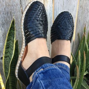2 Mexican Leather Huaraches Color Brown and Black style huaraches Bohemian boho